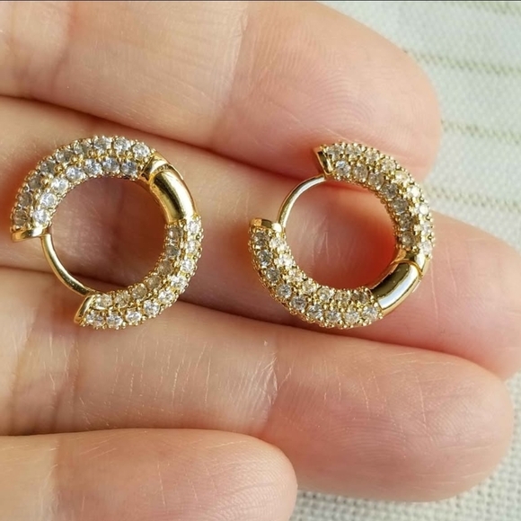 New 18K Gold Plated Diamond Huggie Hoop Earrings for Women and Men